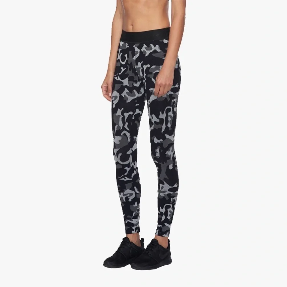 KORAL Knockout Crop Leggings Logo Waistband in Black/White Camo Women’s XS